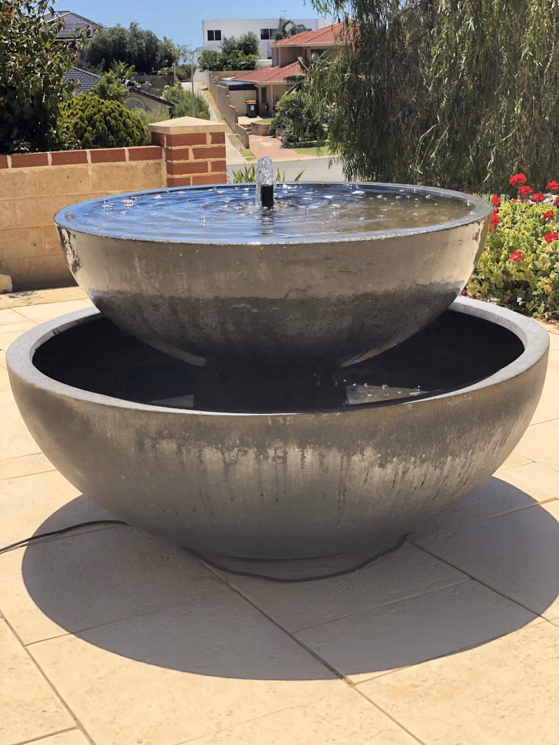 Double-Tiered Low Bowl 110 Water Feature In Black